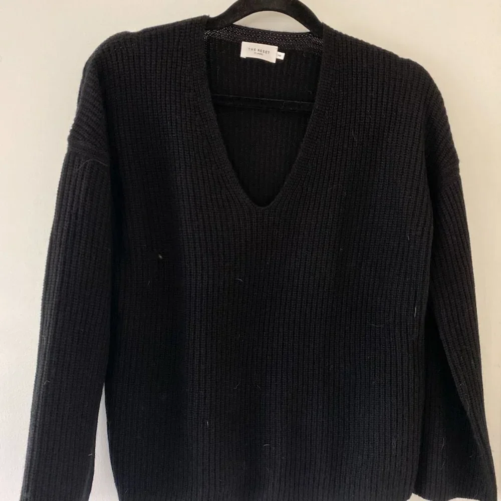 The Very V Sweater -Size XS - Picture 4 of 5